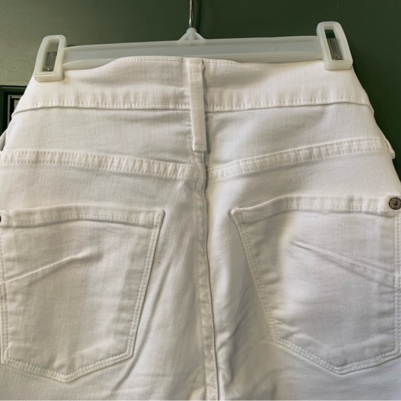 JAMES JEANS Twiggy Crop Skinny Jean in Frost White - gently worn - Picture 4 of 9